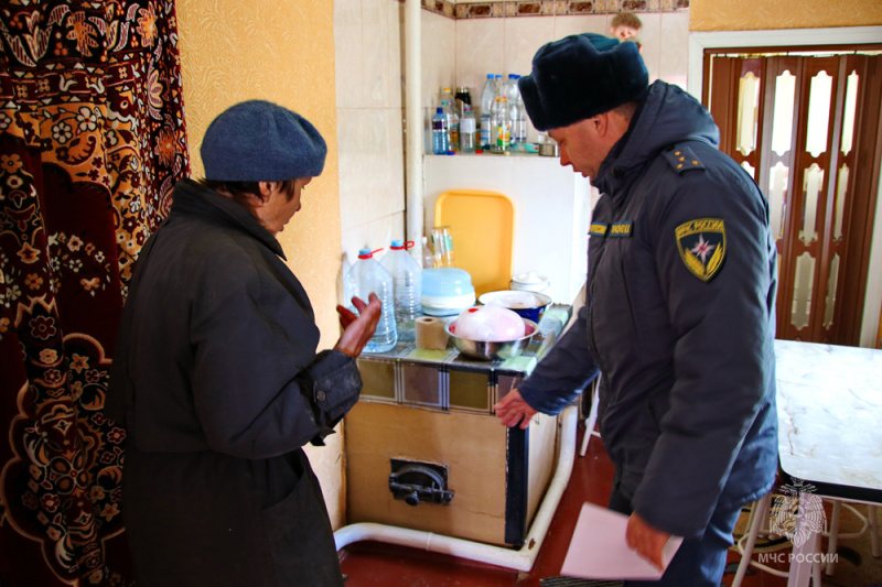 На страже пожарной безопасности: профилактический рейд в Харцызском районе