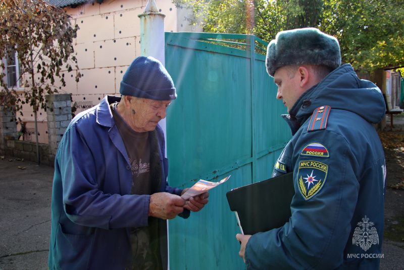 На страже пожарной безопасности: профилактический рейд в Харцызском районе