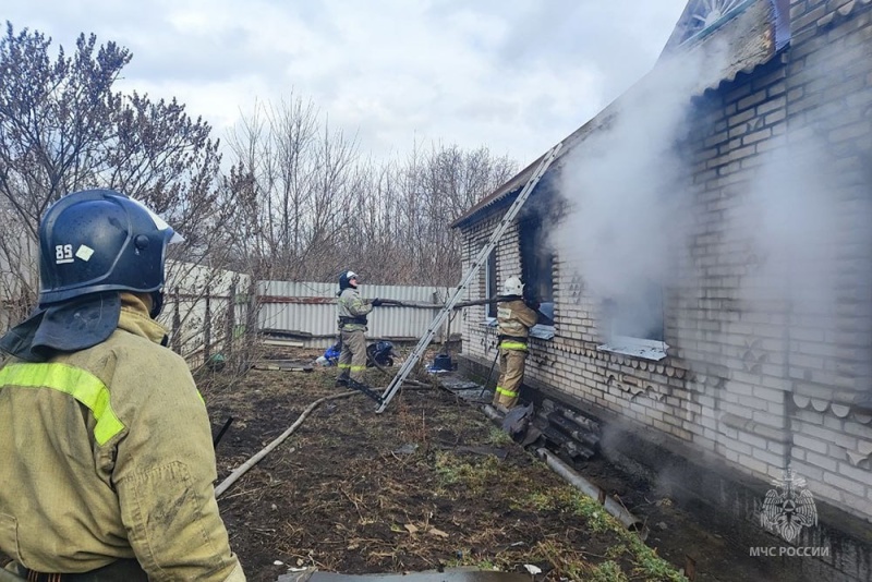 В Торезе огнеборцы ликвидировали пожар в частном доме