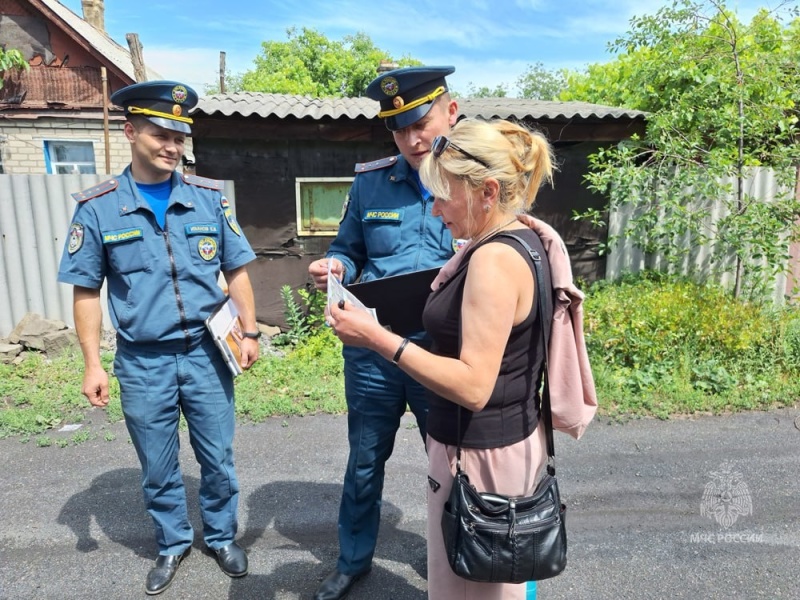 ПРЕДОСТЕРЕЧЬ И НАПОМНИТЬ: противопожарный рейд в Дебальцево