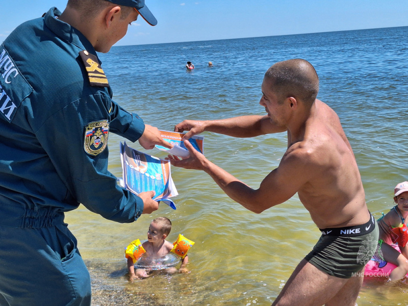 «Дети у моря – смотри в оба!»: рейд на пляже в Безыменном